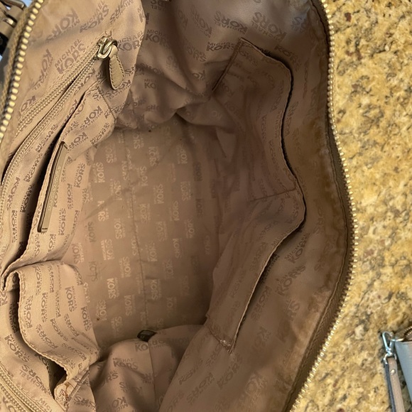 Authentic Michael Kors bag - Picture 3 of 4